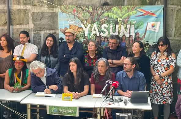 Collettivo Yasunidos alla conferenza stampa, 10 maggio 2023