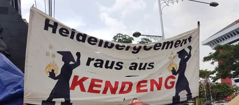 Protesta contro la società tedesca HeidelbergCement a Giava, 12.12.2017 Protesta contro la società tedesca HeidelbergCement a Giava, 12.12.2017
