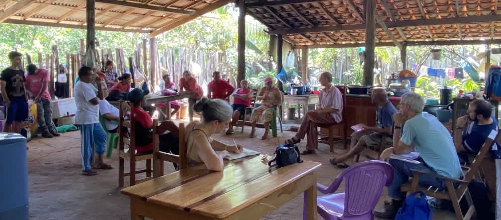 Rappresentanti di Salviamo la Foresta durante una visita di solidarietà alla comunità colpita da Agropalma Visita di una delegazione delle organizzazioni CIMI, FASE, WRM e Salviamo la Foresta alla comunità di Turiaçu.