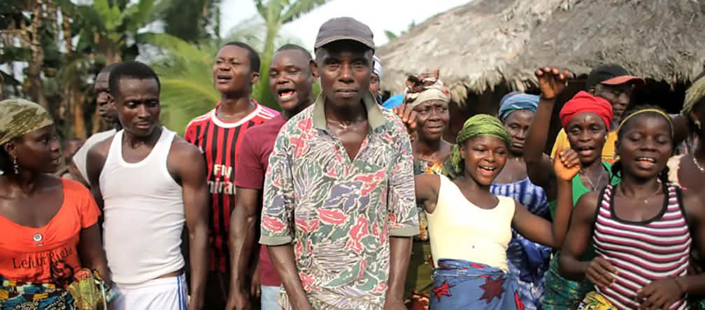 Il Clan Jogbahn della Liberia si batte per le proprie terre Membri del Clan Jogbahn