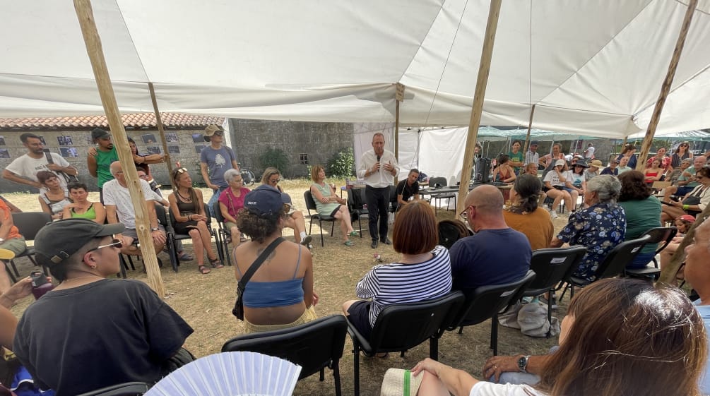 Fernando Queiroga, sindaco di Boticas, all'apertura delle attività del 4° Campo Barroso senza Miniere a Covas do Barroso, Portogallo.