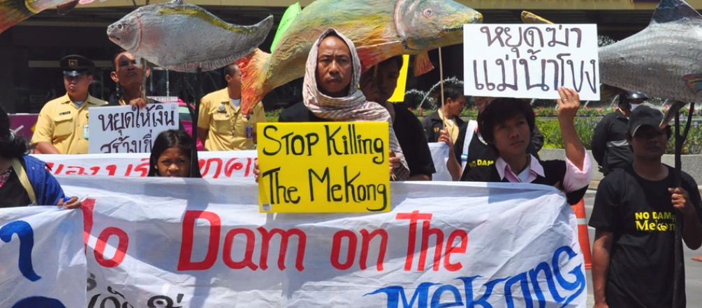 Protesta contro le dighe nel fiume Mekong (Foto: International Rivers) Manifestazioni per proteggere la vita del fiume Mekong (Foto: International Rivers)